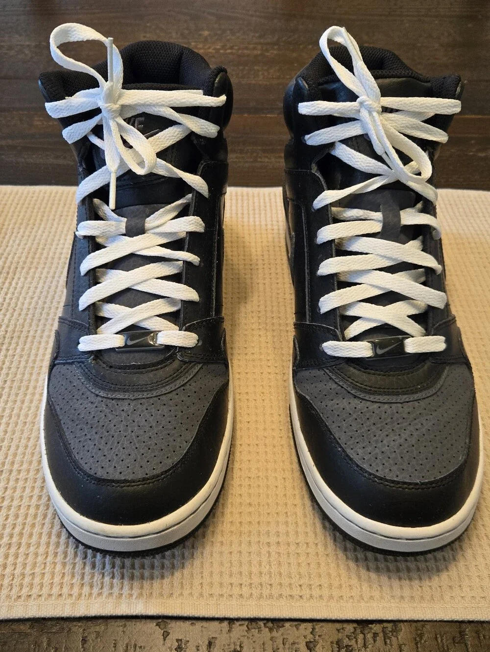 Nike Men’s Black High-Top Sneakers, Size 11